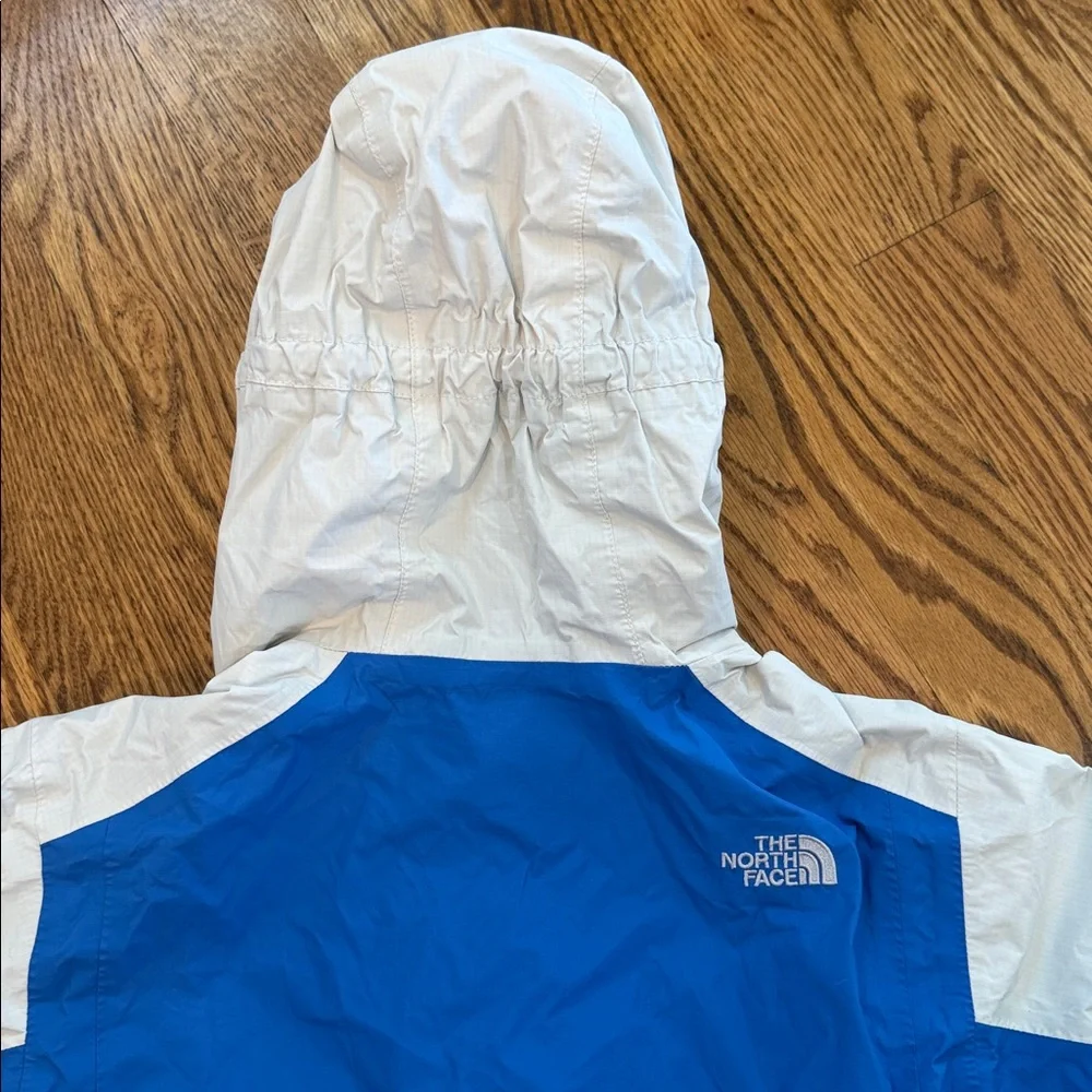 Boy’s The North Face Waterproof Jacket/Coat. Size Large. Excellent Condition.